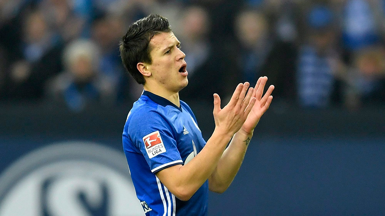 Schalke's-Yevhen-Konoplyanka-reacts-during-the-German-Bundesliga-soccer-match.-(Martin-Meissner/AP)