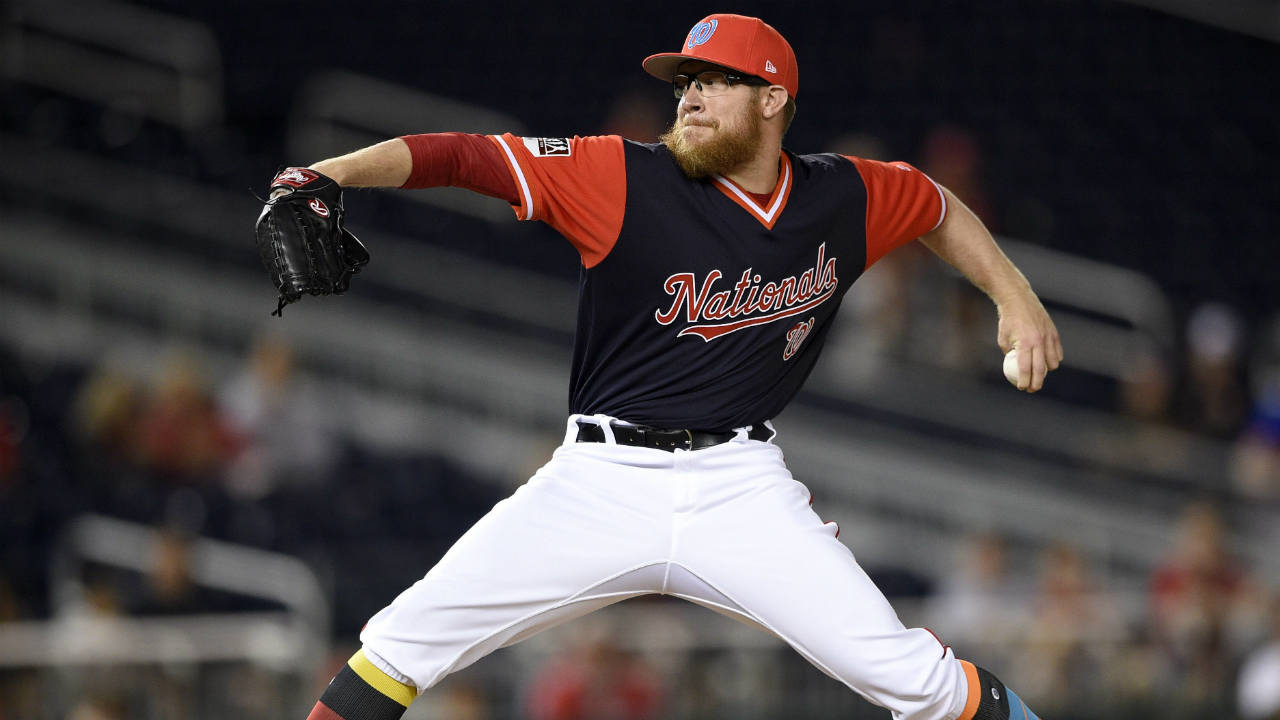 Washington-Nationals-relief-pitcher-Sean-Doolittle-pitches-during-the-ninth-inning-of-the-second-baseball-game-of-a-split-doubleheader-against-the-New-York-Mets,-Sunday,-Aug.-27,-2017,-in-Washington.-The-Nationals-won-5-4.-(Nick-Wass/AP)