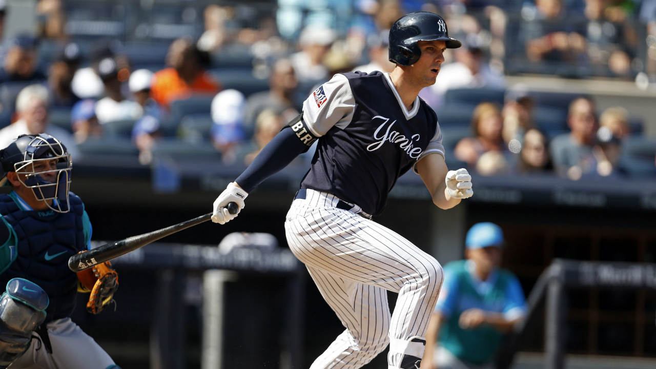 New-York-Yankees-Greg-Bird-hits-a-single-during-the-fourth-inning-of-a-baseball-game-against-the-Seattle-Mariners-on-Saturday,-Aug.-26,-2017,-in-New-York.-(Adam-Hunger/AP)