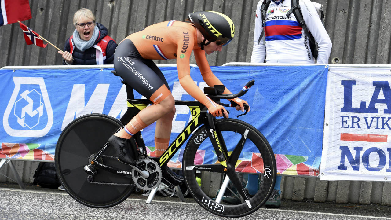 Annemiek-van-Vleuten-from-The-Netherlands-competes-in-the-UCI-Cycling-Road-World-Championships-women-individual-time-trial-in-Bergen,-Norway,-Tuesday-Sept.-19,-2017.-(Marit-Hommedal/NTB-scanpix-via-AP)