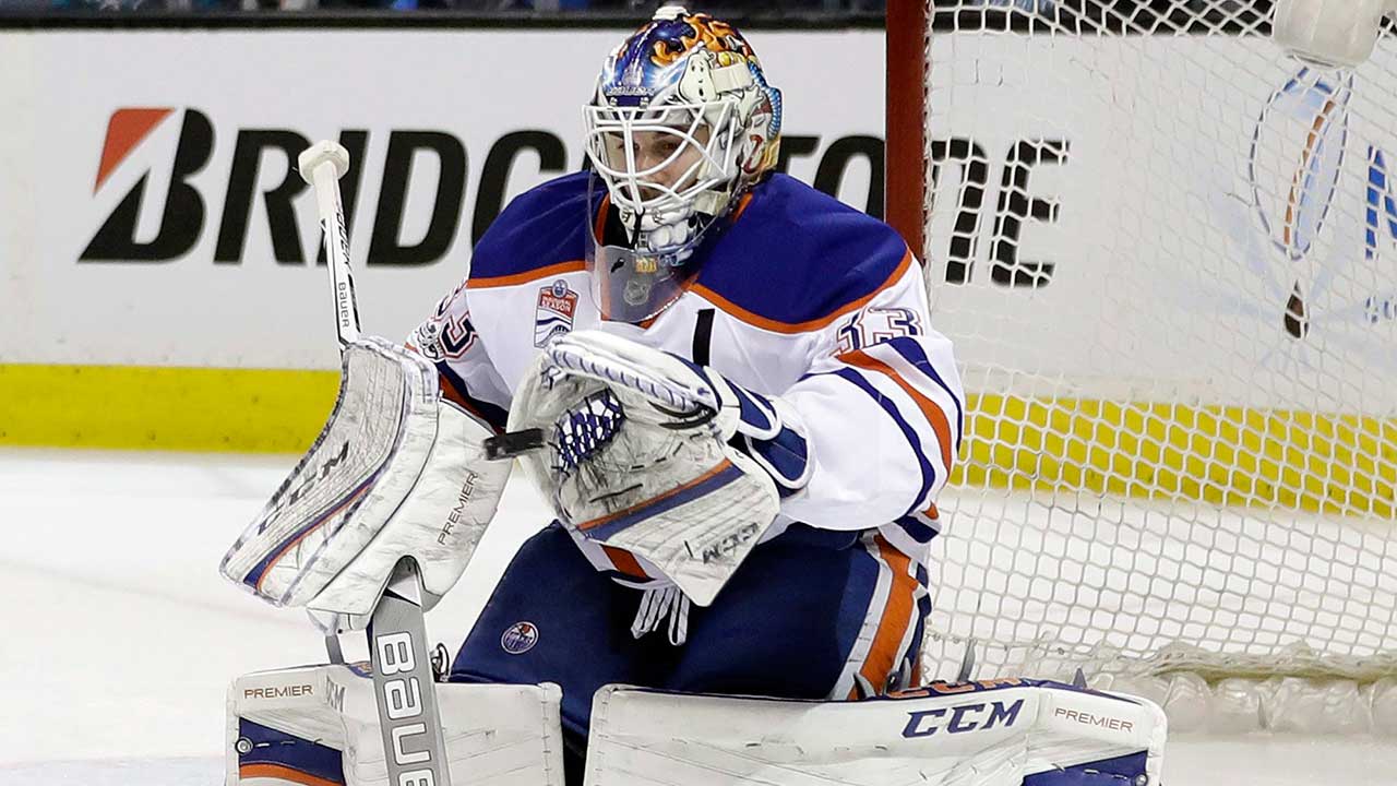 Goalies, NHL frustrated by slow roll-out of new chest protectors