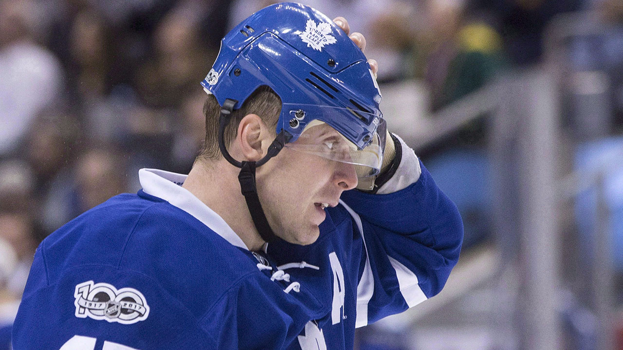Leafs' Komarov called for 'illegal 