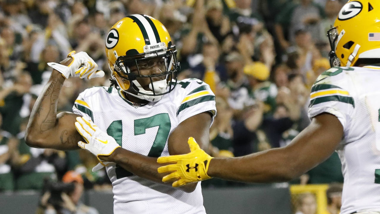 Green-Bay-Packers'-Davante-Adams-(17)-celebrates-his-touchdown-catch-with-Randall-Cobb-(18)-during-the-first-half-of-an-NFL-football-game-against-the-Chicago-Bears-Thursday,-Sept.-28,-2017,-in-Green-Bay,-Wis.-(Mike-Roemer/AP)