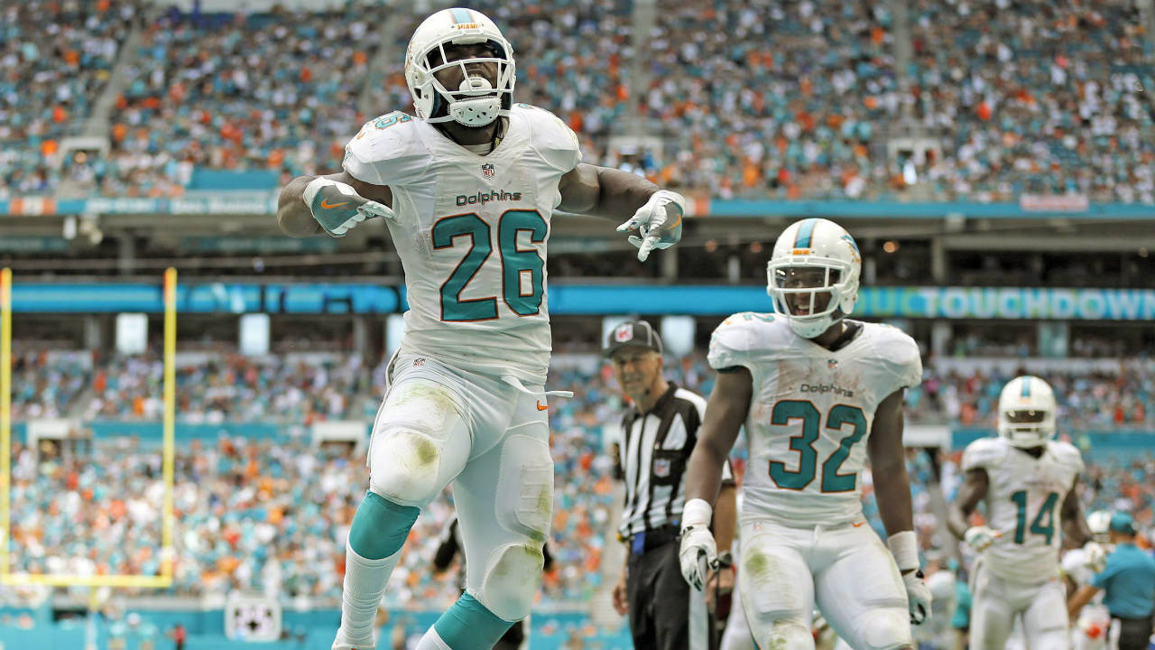The-Miami-Dolphins-Tampa-Bay-Buccaneers-game-has-been-moved-to-Week-11.-(Al-Diaz/Miami-Herald-via-AP)