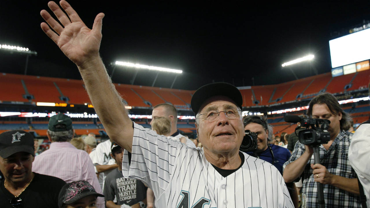 Florida-Marlins-outgoing-manager-Jack-McKeon-waves-to-the-crowd-following-the-Marlins'-baseball-game-against-the-Washington-Nationals-in-Miami,-Wednesday,-Sept.-28,-2011.-Ozzie-Guillen-was-named-the-new-manager-Wednesday.-(Lynne-Sladky/AP)