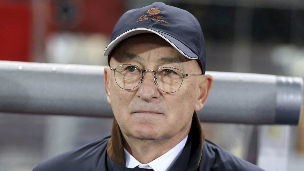 Serbia's-coach-Slavoljub-Muslin-prior-to-the-World-Cup-Group-D-qualifying-soccer-match-between-Austria-and-Serbia-at-the-Ernst-Happel-Stadium-in-Vienna,-Austria,-Friday,-Oct.-6,-2017.-(Ronald-Zak/AP)