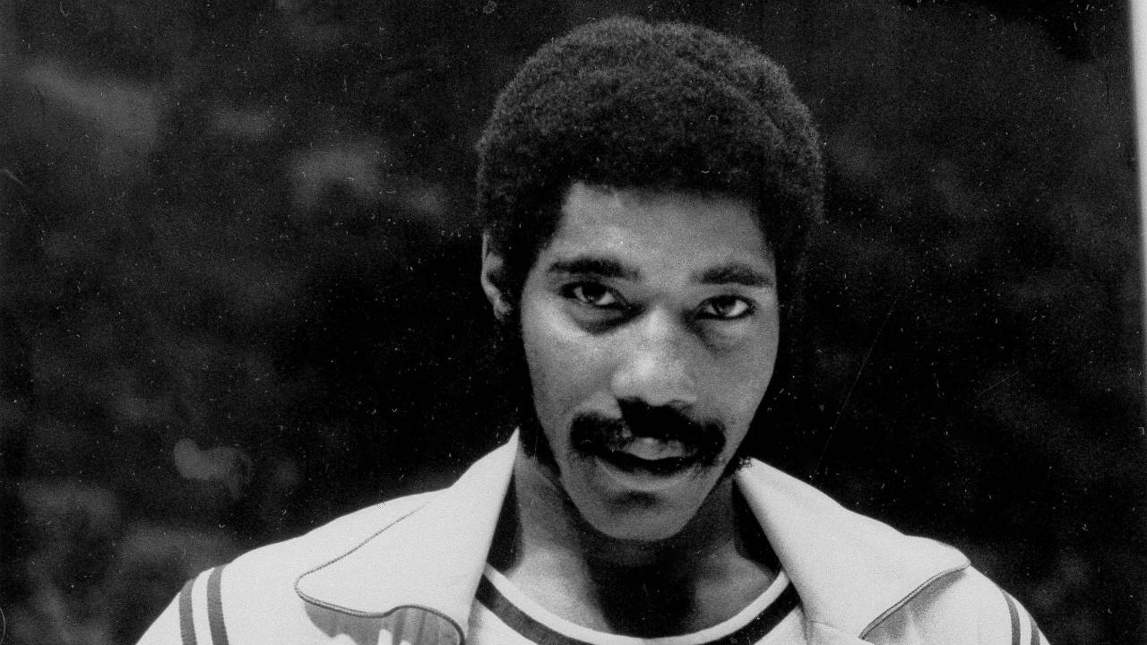 Connie-Hawkins.-(David-Smith/AP)