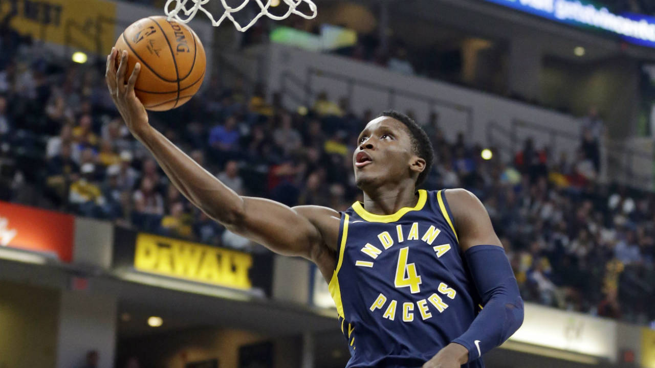 Indiana-Pacers-guard-Victor-Oladipo-(4)-shoots-in-front-of-Brooklyn-Nets-guard-D'Angelo-Russell-during-the-first-half-of-an-NBA-basketball-game-in-Indianapolis,-Wednesday,-Oct.-18,-2017.-(Michael-Conroy/AP)