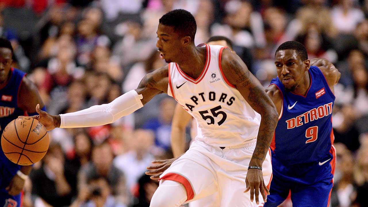 delon-wright-drives-with-the-ball