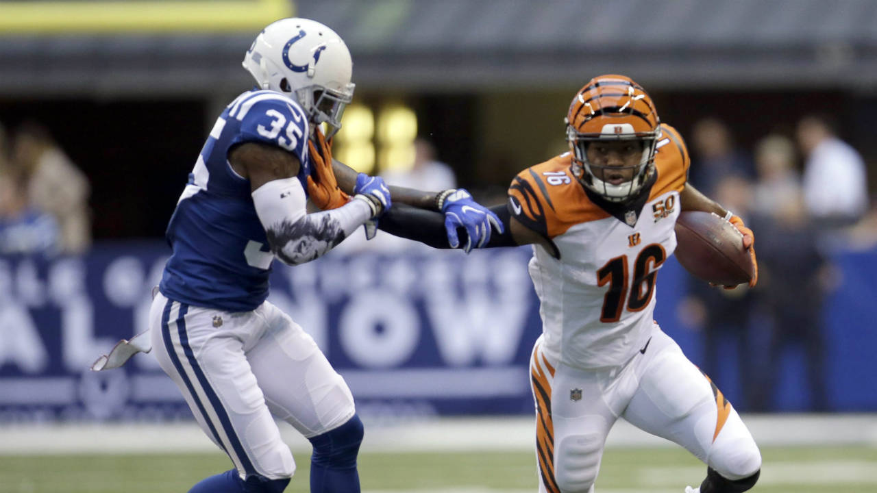 Cincinnati-Bengals-wide-receiver-Cody-Core-(16)-runs-around-Indianapolis-Colts-cornerback-Darryl-Morris-(35)-during-the-first-half-of-a-preseason-NFL-football-game-in-Indianapolis,-Thursday,-Aug.-31,-2017.-(AP-Photo/AJ-Mast)
