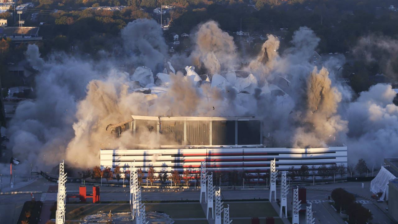 The-Georgia-Dome-is-destroyed-in-a-scheduled-implosion-Monday,-Nov.-20,-2017,-in-Atlanta.-The-Dome-was-the-home-of-the-Atlanta-Falcons,-hosted-two-Super-Bowls-and-the-1996-Summer-Olympic-Games-among-other-sporting-events.-(John-Bazemore/AP)