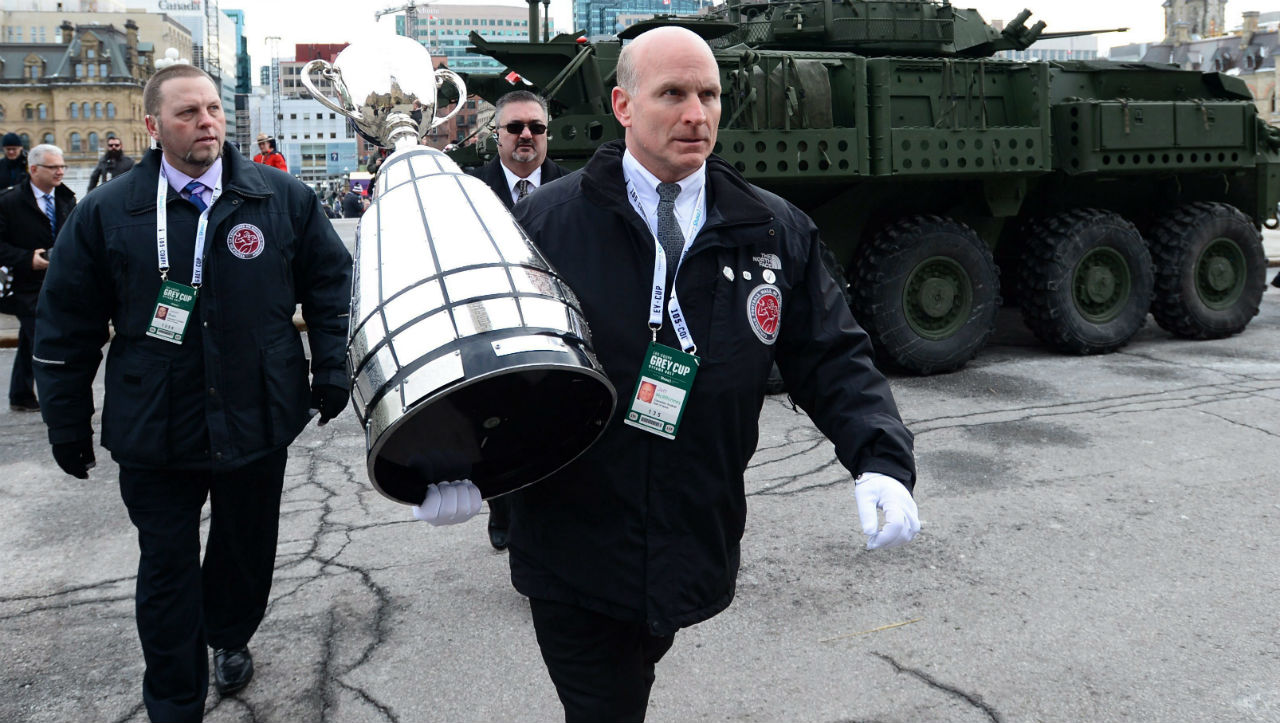 The-Grey-Cup-is-carried-to-the-Centre-Block-as-it-visits-Parliament-Hill-in-Ottawa-on-Tuesday,-Nov.-21,-2017.-(Sean-Kilpatrick/CP)