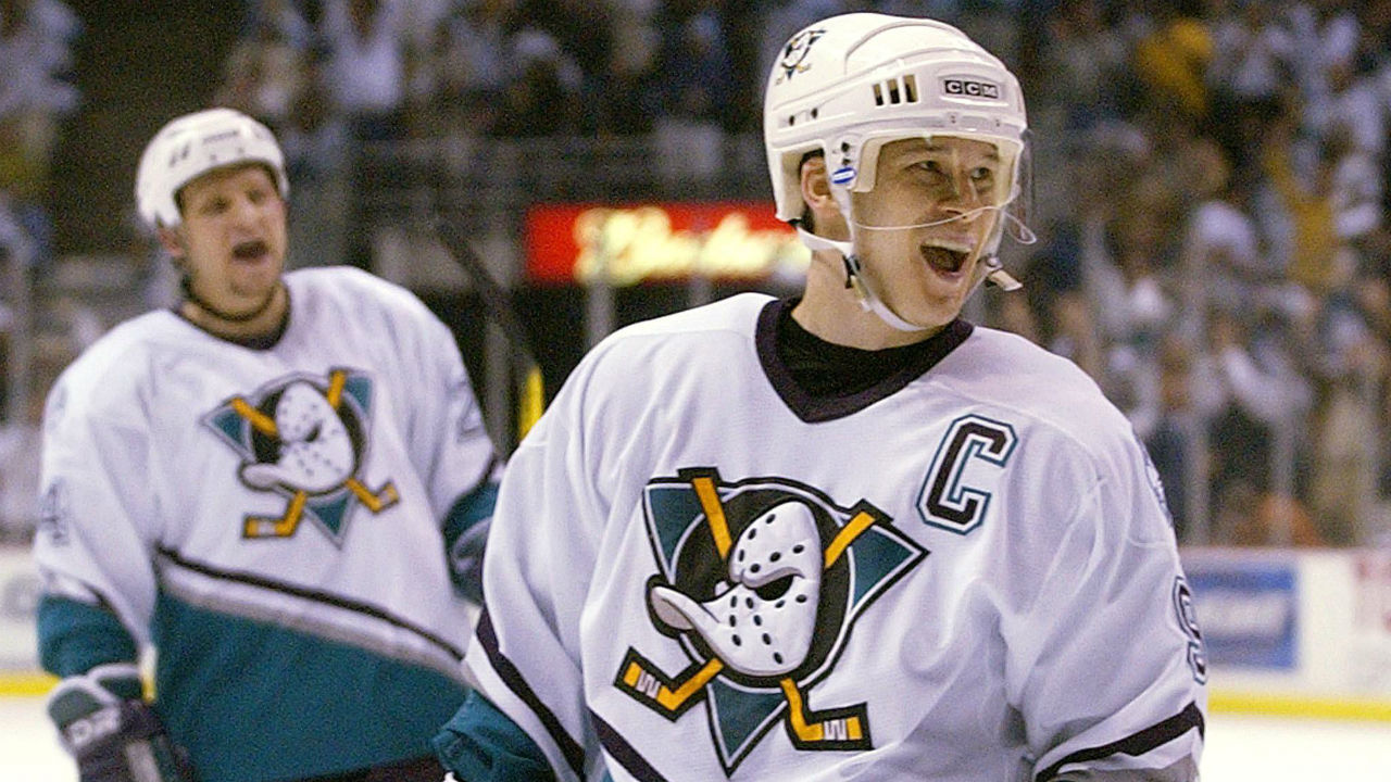 2017-Hockey-Hall-of-Fame-inductee,-Paul-Kariya.