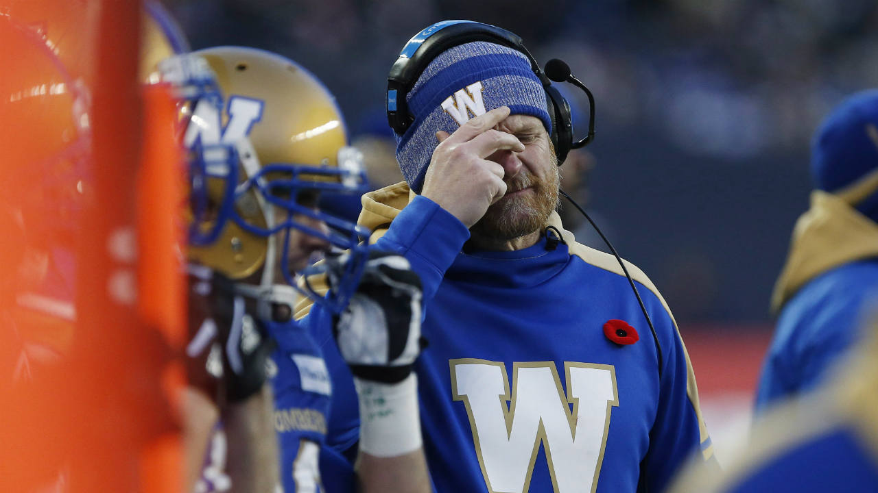 Winnipeg-Blue-Bombers-head-coach-Mike-O'Shea-reacts-after-a-call-in-Edmonton-Eskimos'-favour-during-first-half-CFL-western-semifinal-action-in-Winnipeg-Sunday,-November-12,-2017.-(John-Woods/CP)