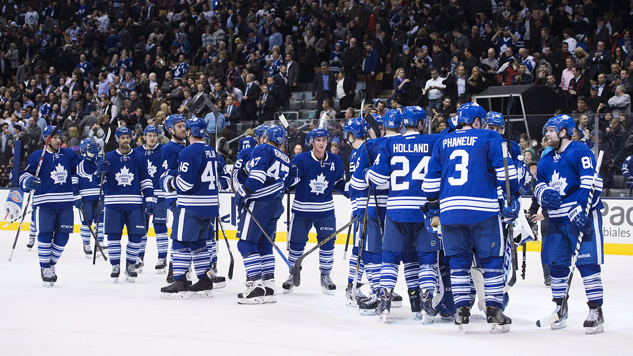 Maple-Leafs-salute-gate