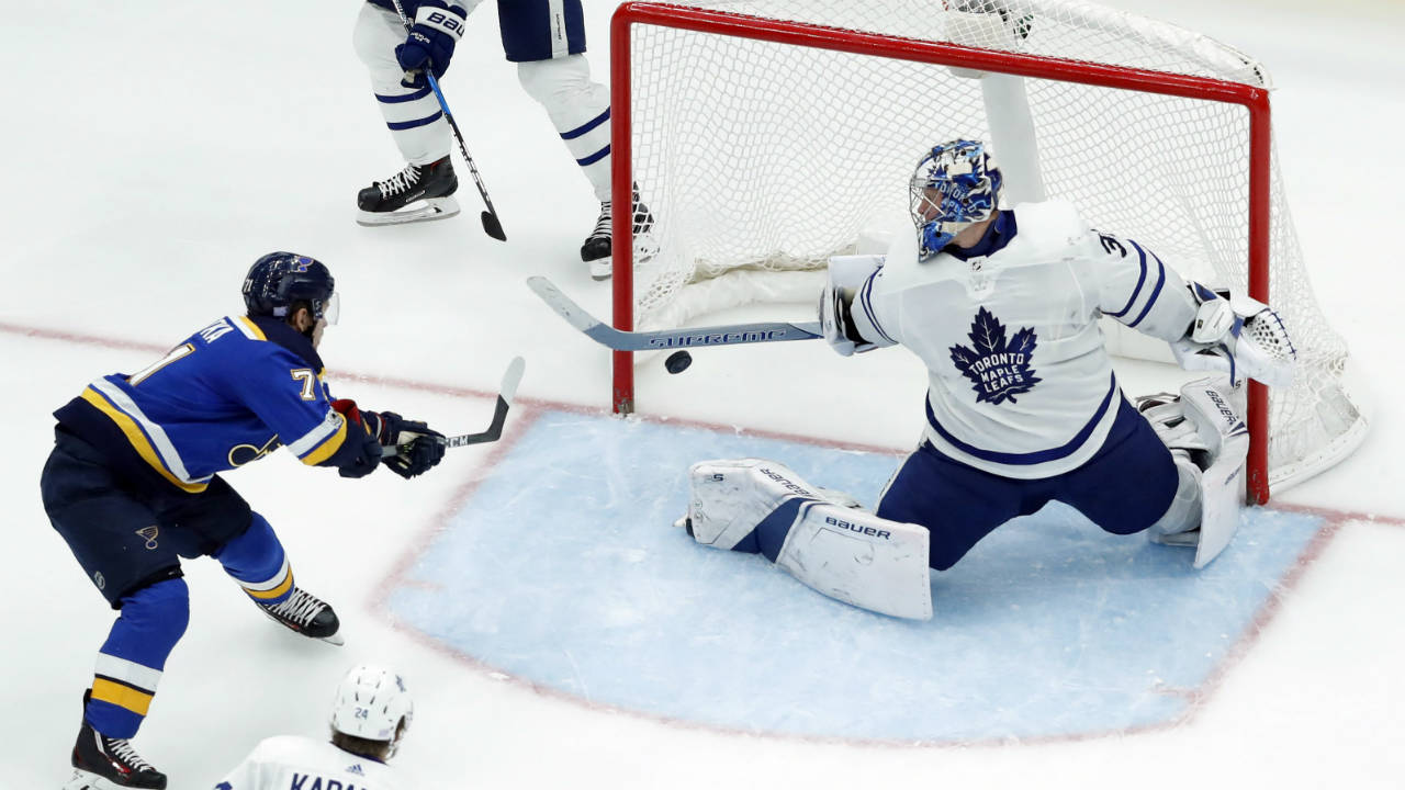 St.-Louis-Blues'-Vladimir-Sobotka,-left,-of-the-Czech-Republic,-scores-past-Toronto-Maple-Leafs-goalie-Frederik-Andersen,-of-Denmark,-as-Leafs'-Kasperi-Kapanen-(24),-of-Finland,-watches-during-the-third-period-of-an-NHL-hockey-game-Saturday,-Nov.-4,-2017,-in-St.-Louis.-The-Blues-won-6-4.-(Jeff-Roberson/AP)