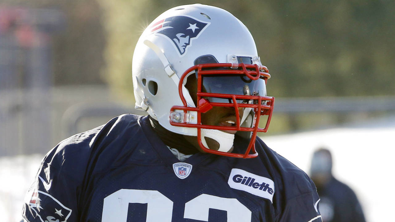 New-England-Patriots-linebacker-James-Harrison-runs-through-a-drill-during-an-NFL-football-team-practice-Wednesday,-Dec.-27,-2017,-in-Foxborough,-Mass.-The-Patriots-signed-the-39-year-old,-five-time-Pro-Bowl-linebacker-after-he-was-released-Saturday-by-the-Pittsburgh-Steelers.-(Bill-Sikes/AP)