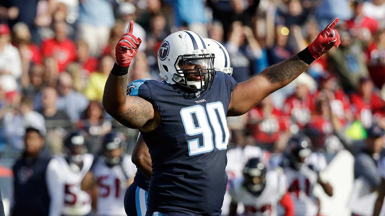 Tennessee Titans defensive end DaQuan Jones (90. (James Kenney/AP)