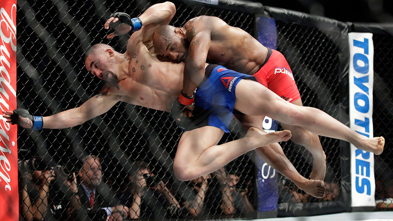 Robert Whittaker injured; Romero vs. Rockhold now headlines UFC 221
