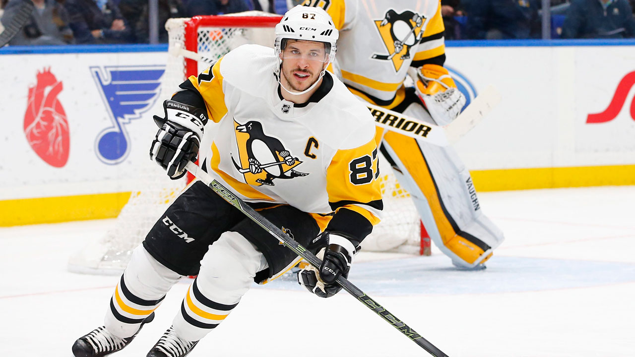 Penguins' Crosby suffers lower-body injury in win 