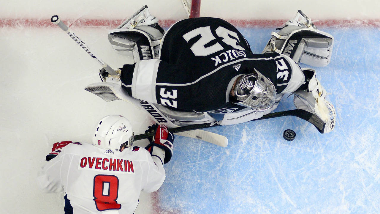 Washington-Capitals-left-wing-Alex-Ovechkin,-of-Russia,-tries-to-get-a-shot-past-Los-Angeles-Kings-goaltender-Jonathan-Quick-during-the-second-period-of-an-NHL-hockey-game-Thursday,-March-8,-2018,-in-Los-Angeles.-(Mark-J.-Terrill/AP)