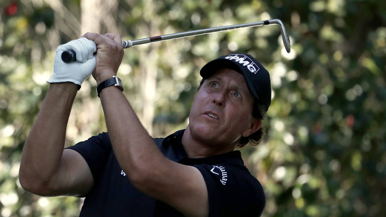 Phil-Mickelson,-of-the-U.S.,-watches-his-shot-on-the-17th-hole-during-the-third-round-of-the-Mexico-Championship-at-the-Chapultepec-Golf-Club-in-in-Mexico-City,-Saturday,-March-3,-2018.-(Eduardo-Verdugo/AP