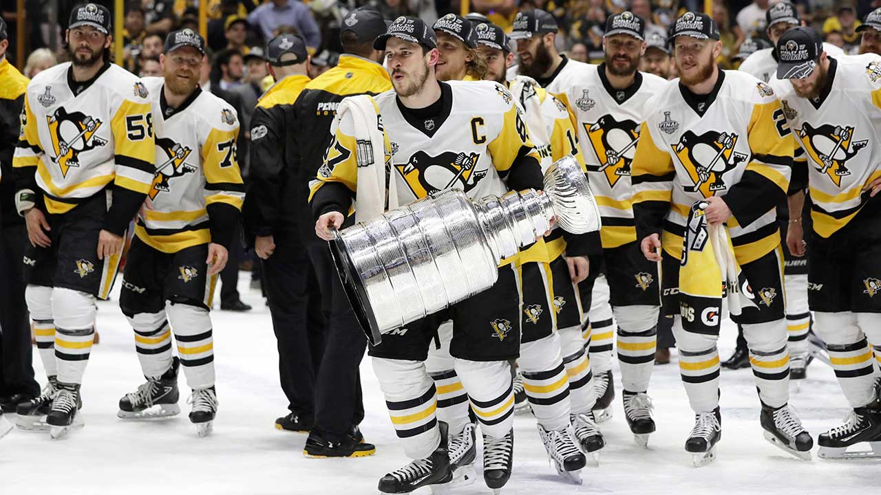 Pittsburgh-Penguins'-Sidney-Crosby-celebrates-with-the-Stanley-Cup