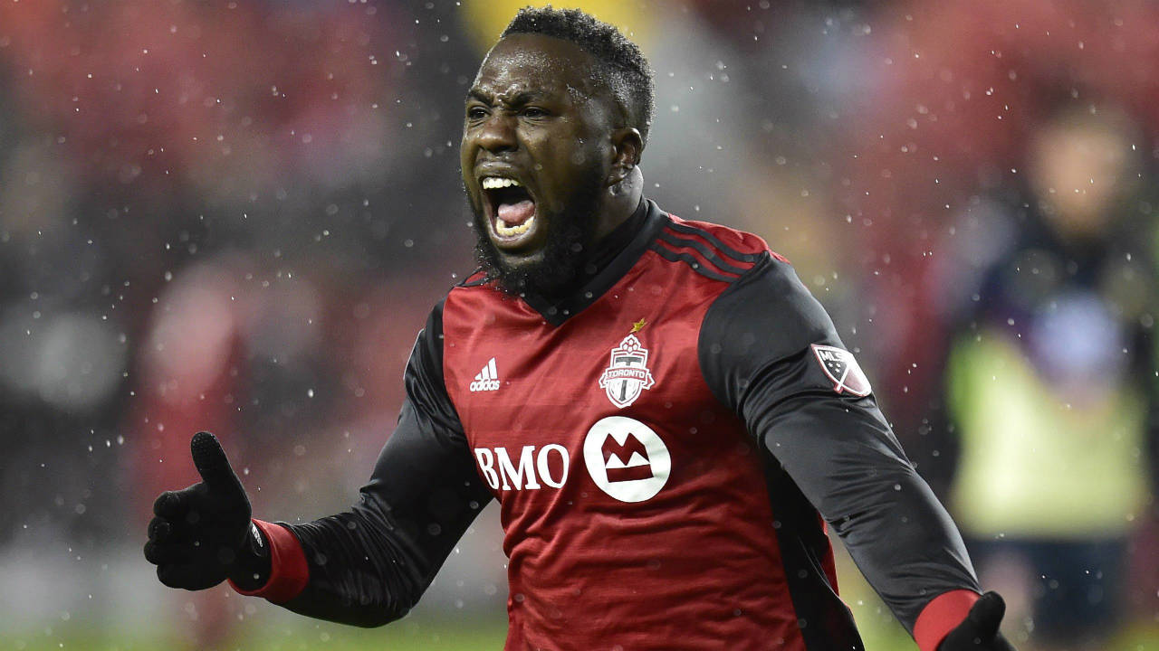 Toronto-FC-forward-Jozy-Altidore-(17)-celebrates-his-goal-against-Club-America-during-first-half-CONCACAF-Champions-League-semifinal-action-in-Toronto-on-Tuesday,-April-3,-2018.-(Frank-Gunn/CP)