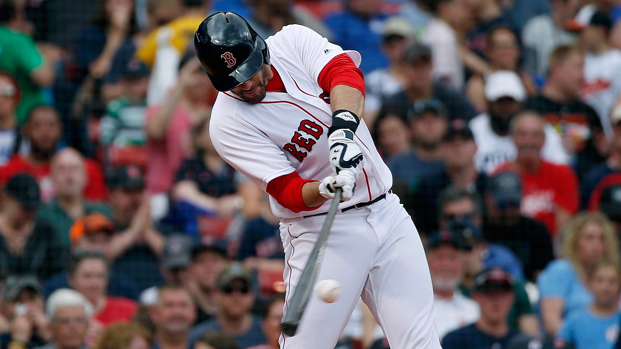 MArtinez-hits-home-run