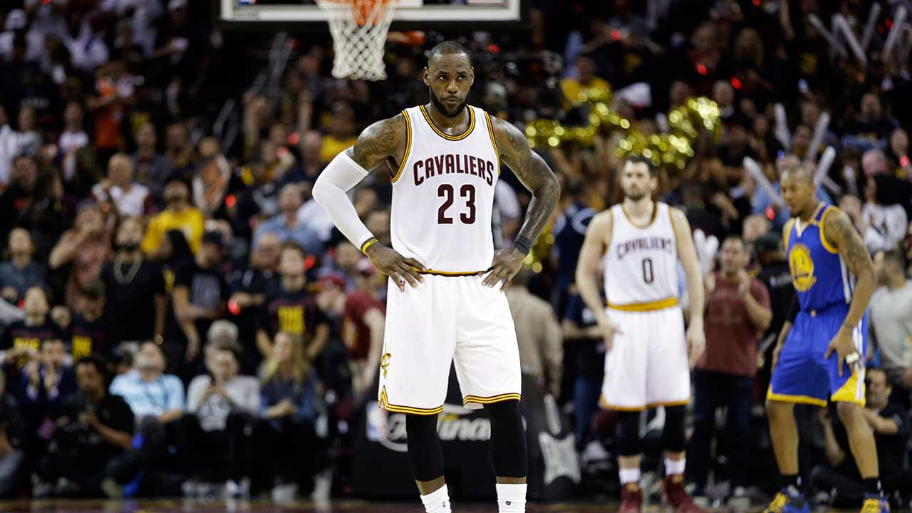 lebron-james-reacts-in-game-against-warriors-during-nba-finals