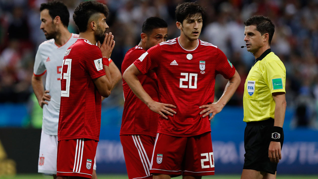 Iran-players-complain-to-referee-after-goal-disallowed