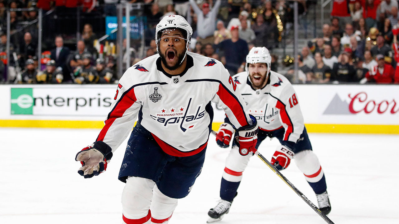 Alex Ovechkin takes Stanley Cup to childhood rink, celebrates with father
