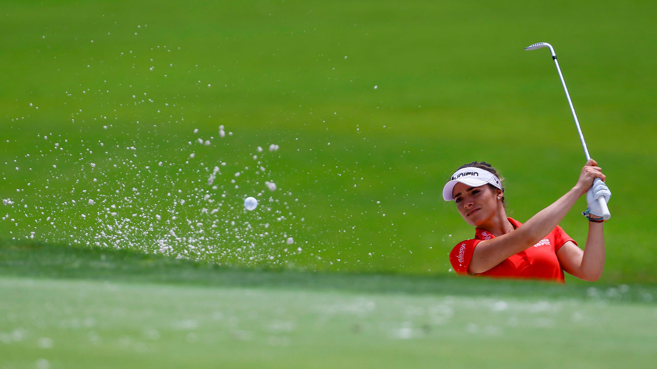 gaby-lopez-takes-shot-out-of-bunker