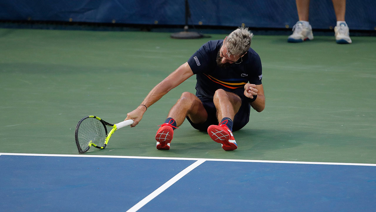 Benoit Paire melts down, smashes racket after loss