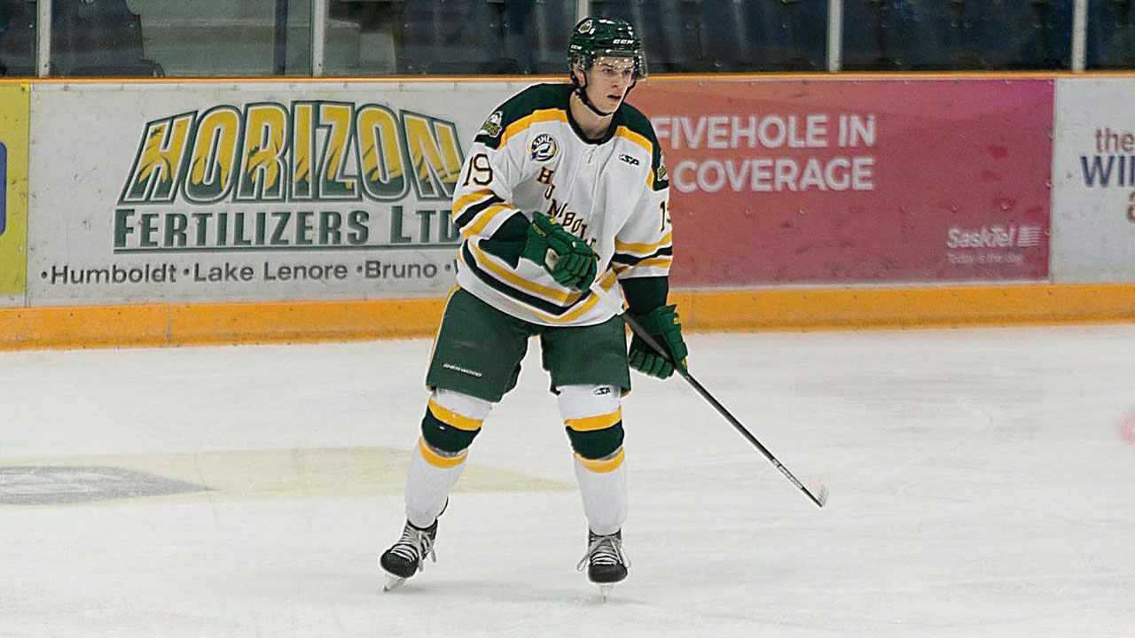 Former-Humboldt-Broncos-player-Matthew-Gomercic-signs-with-Ontario-university-hockey-team
