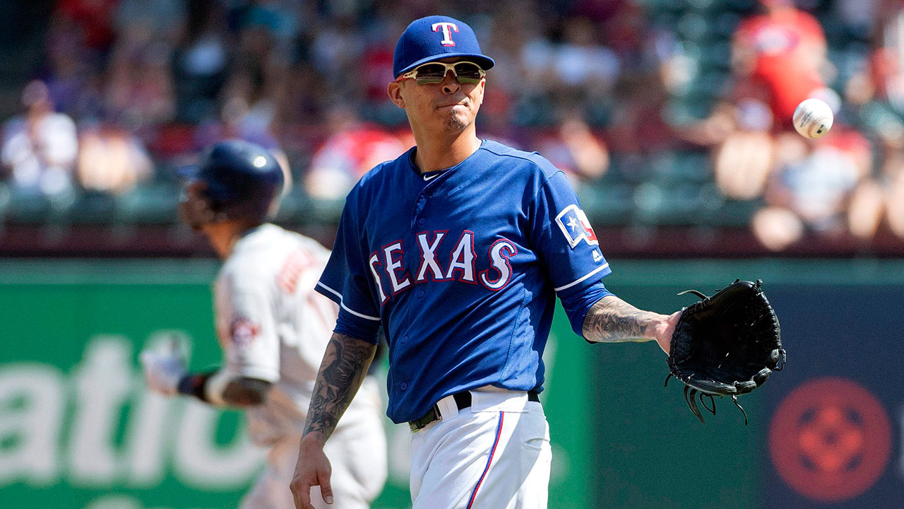 MLB-Rangers-pitcher-Jesse-Chavez-traded-to-Cubs