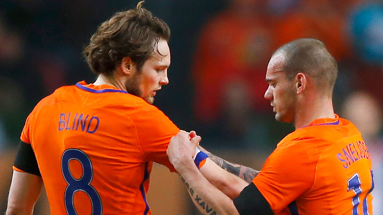Netherlands-Daley-Blind-sustains-injury