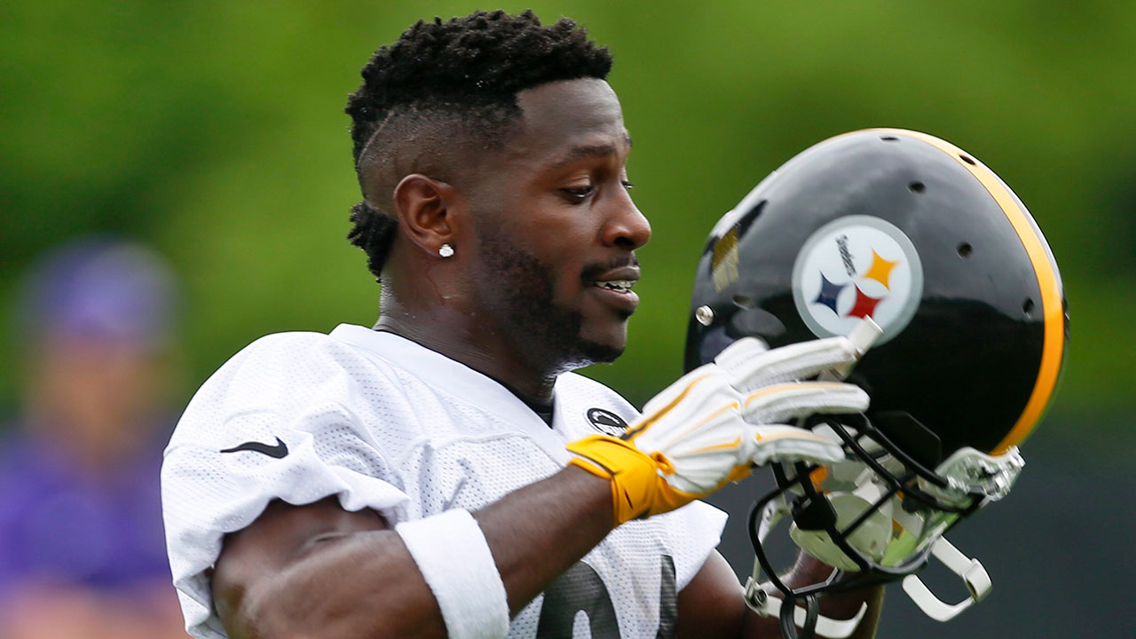 Steelers-wide-receiver-Antonio-Brown-at-training-camp