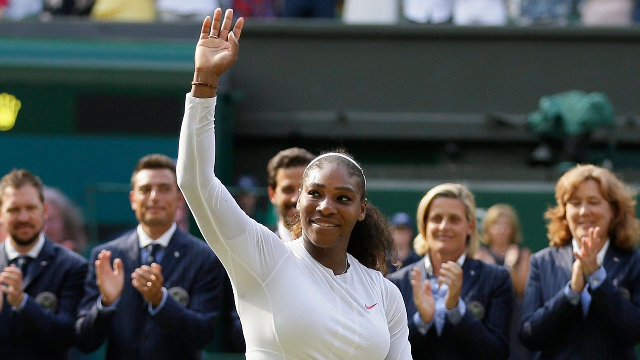 Tennis-WTA-Serena-Williams-salutes-crowd-at-Wimbledon