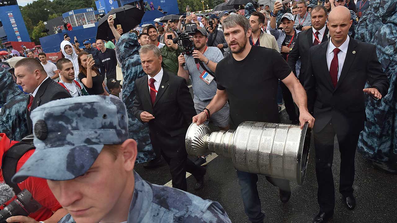 alex-ovechkin-holds-stanley-cup-at-world-cup