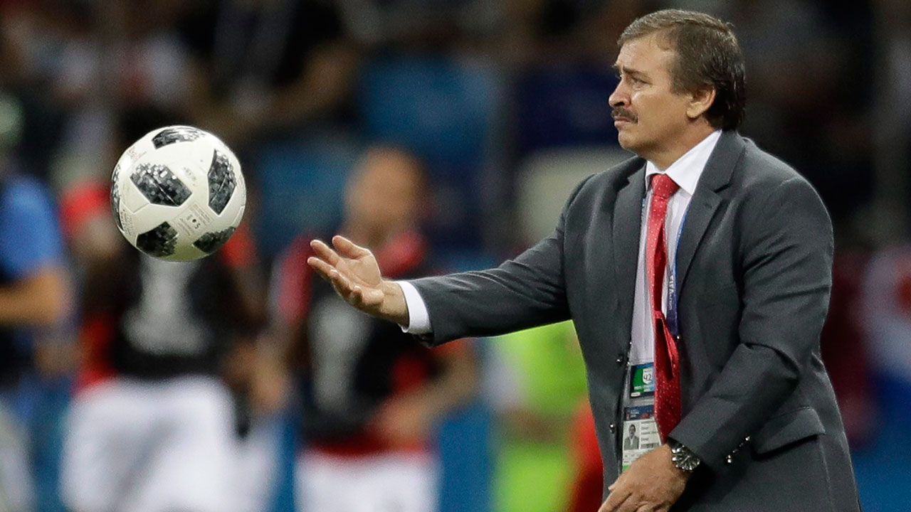 costa-rica-head-coach-oscar-ramirez