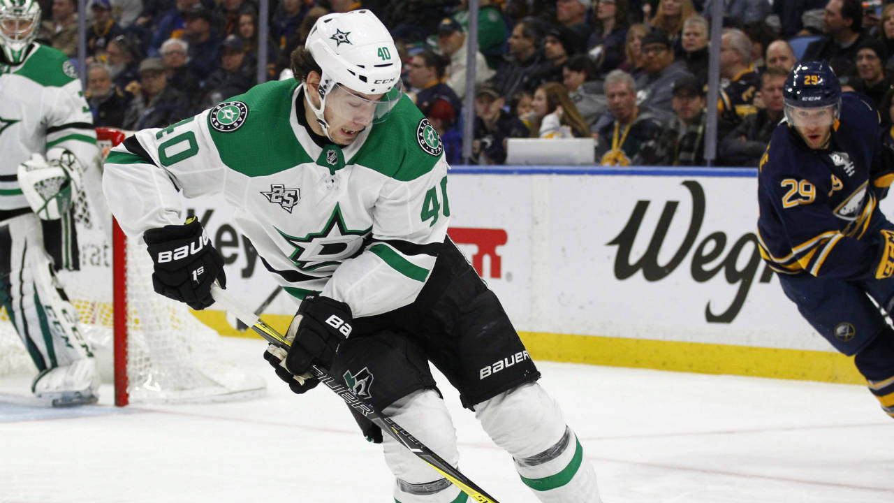 Dallas-Stars-forward-Remi-Elie-(40)-controls-the-puck-during-the-first-period-of-an-NHL-hockey-game-against-the-Buffalo-Sabres,-Saturday,-Jan.-20,-2018,-in-Buffalo,-N.Y.