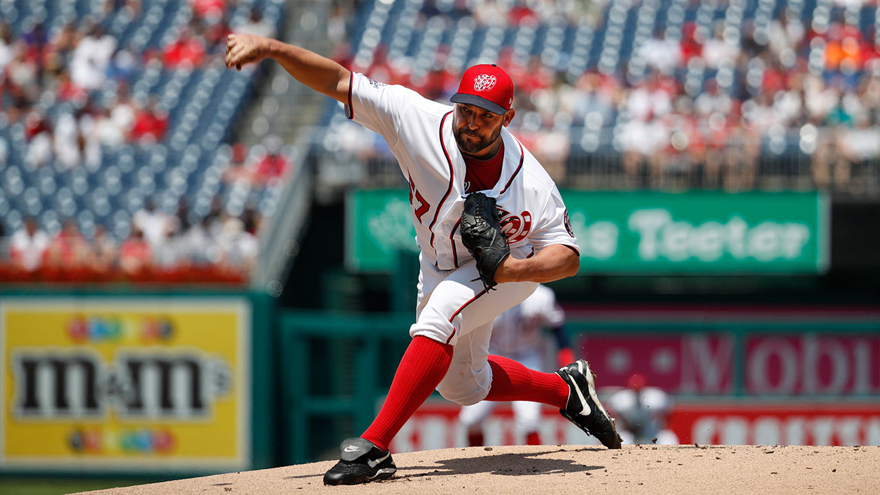 MLB-Nationals-Roark-pitching-against-Reds