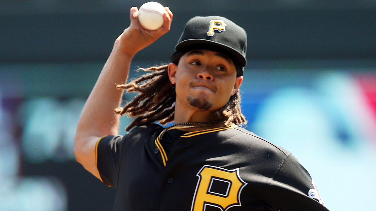 MLB-Pirates-pitcher-Chris-Archer-pitching-against-Twins