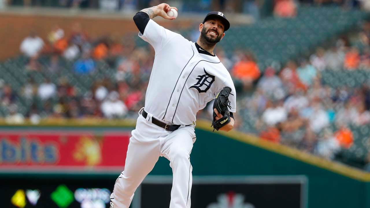 MLB-Tigers-starting-pitcher-Mike-Fiers-pitching-against-Reds