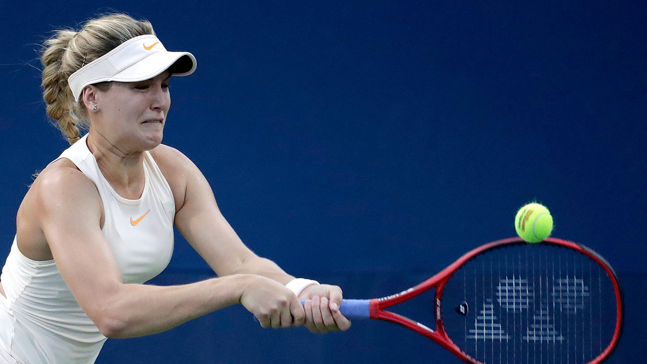 eugenie_bouchard_plays_a_backhand