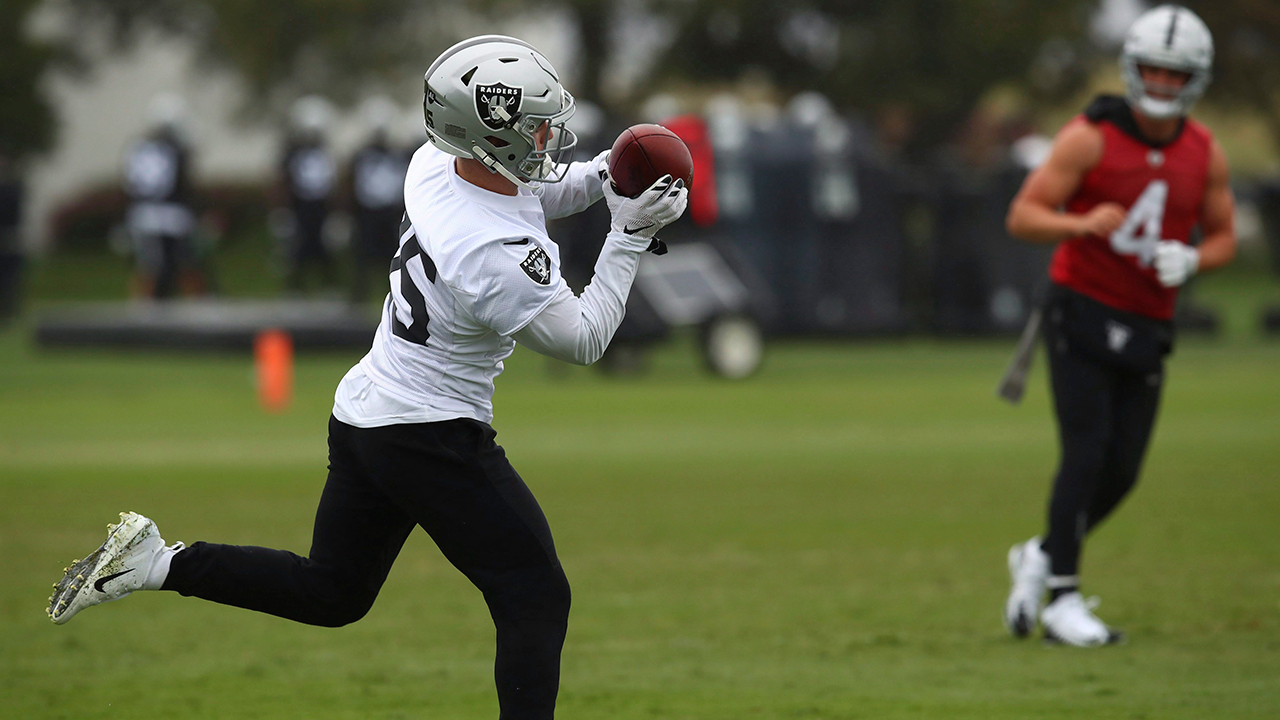 raiders-ryan-switzer-makes-a-reception
