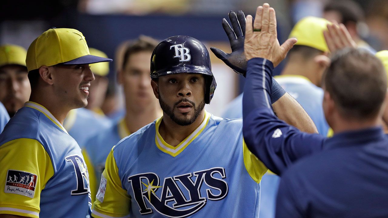 Padres get Tommy Pham, prospect from Rays for Hunter Renfroe