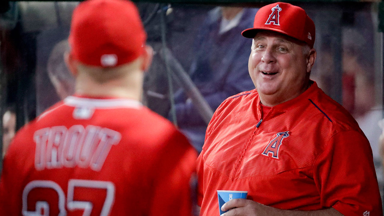 MLB-Angels-manager-Scioscia-talking-to-Trout