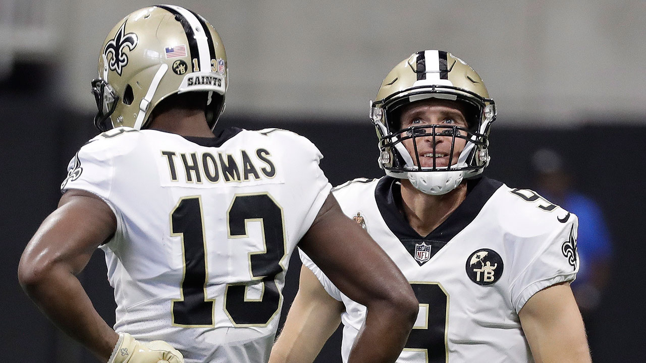NFL-Brees-celebrates-record-completion